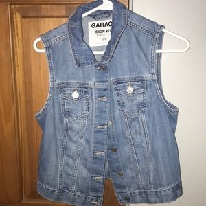Jean sleeveless jacket